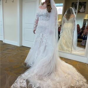 Wedding dress ivory lace plus size